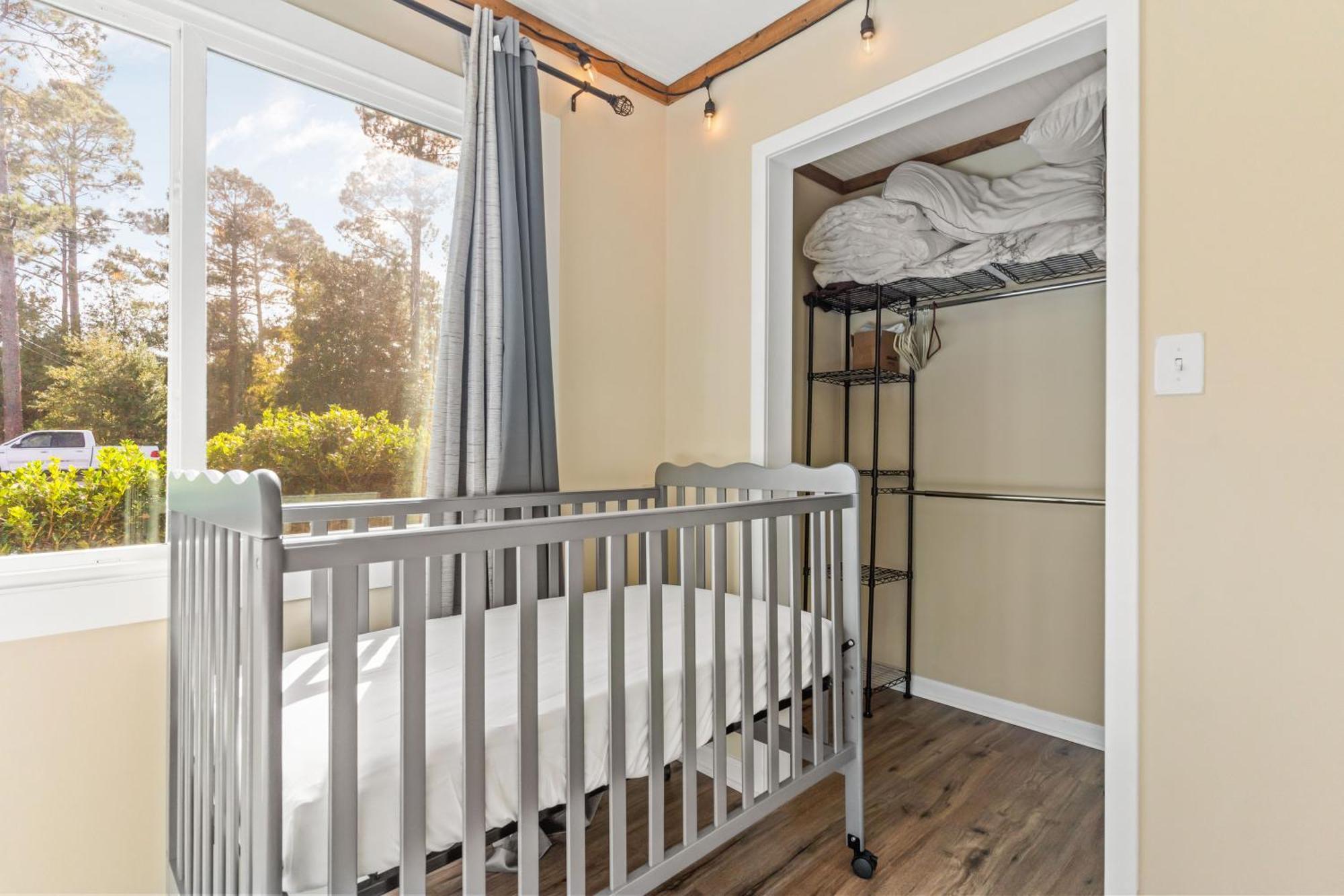 Chill Retreat, Hot Tub, Large Private Yard Hébergement de vacances Wilmington
